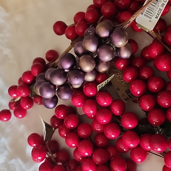 ARTIFICIAL  RED & PURPLE  BERRIES  PICKS.  ( 14 TOTAL ). - Picture 2 of 3